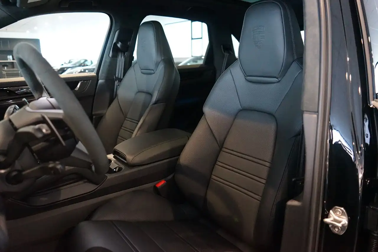 Porsche Cayenne 7