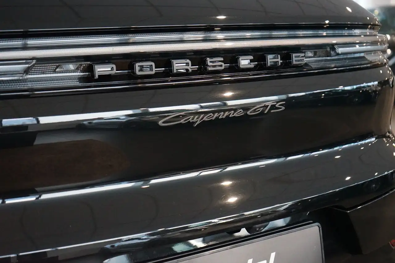 Porsche Cayenne 12