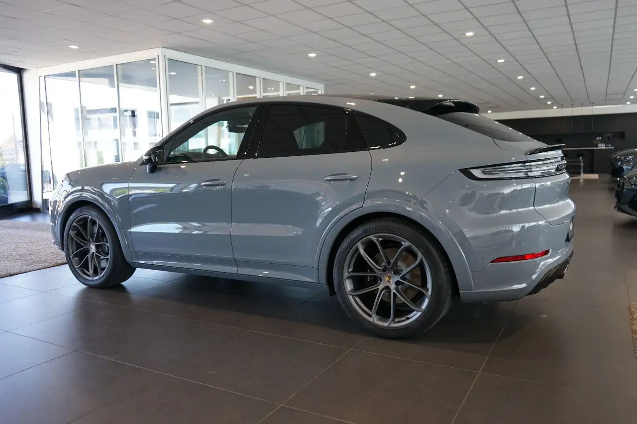 Porsche Cayenne 2
