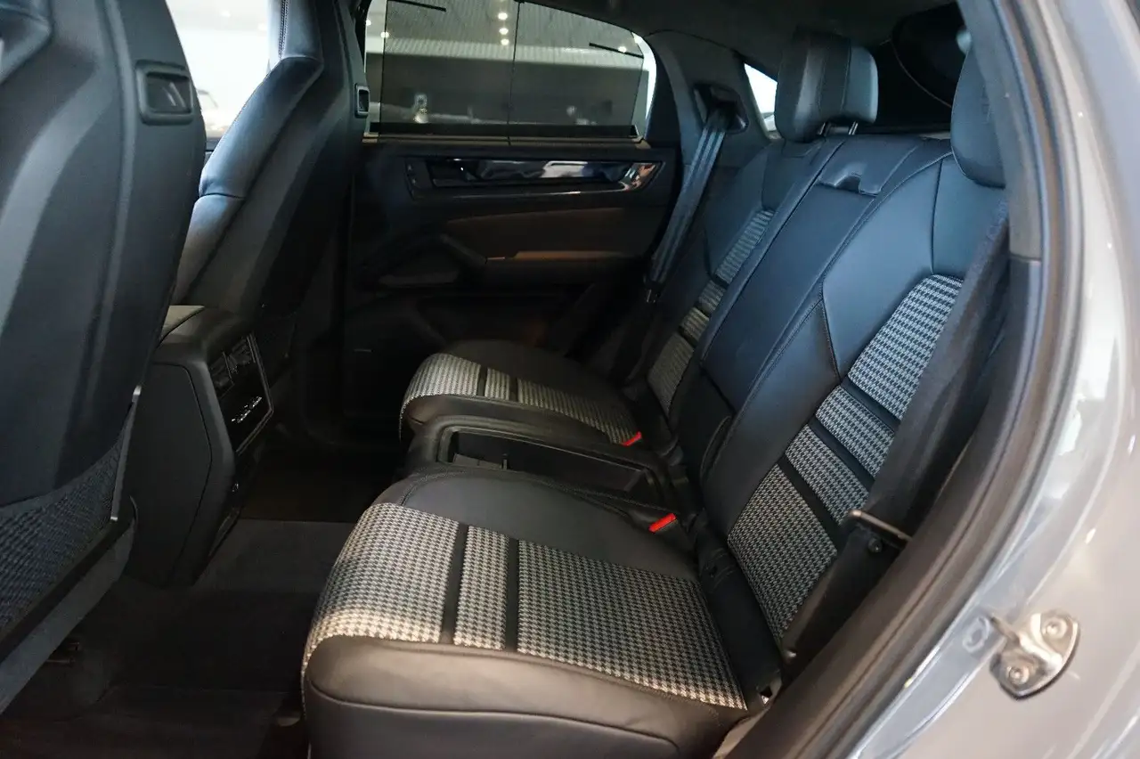Porsche Cayenne 10