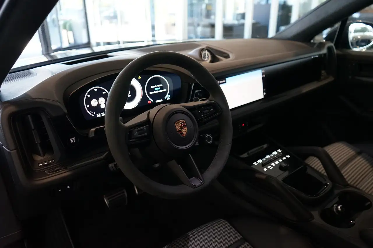 Porsche Cayenne 11