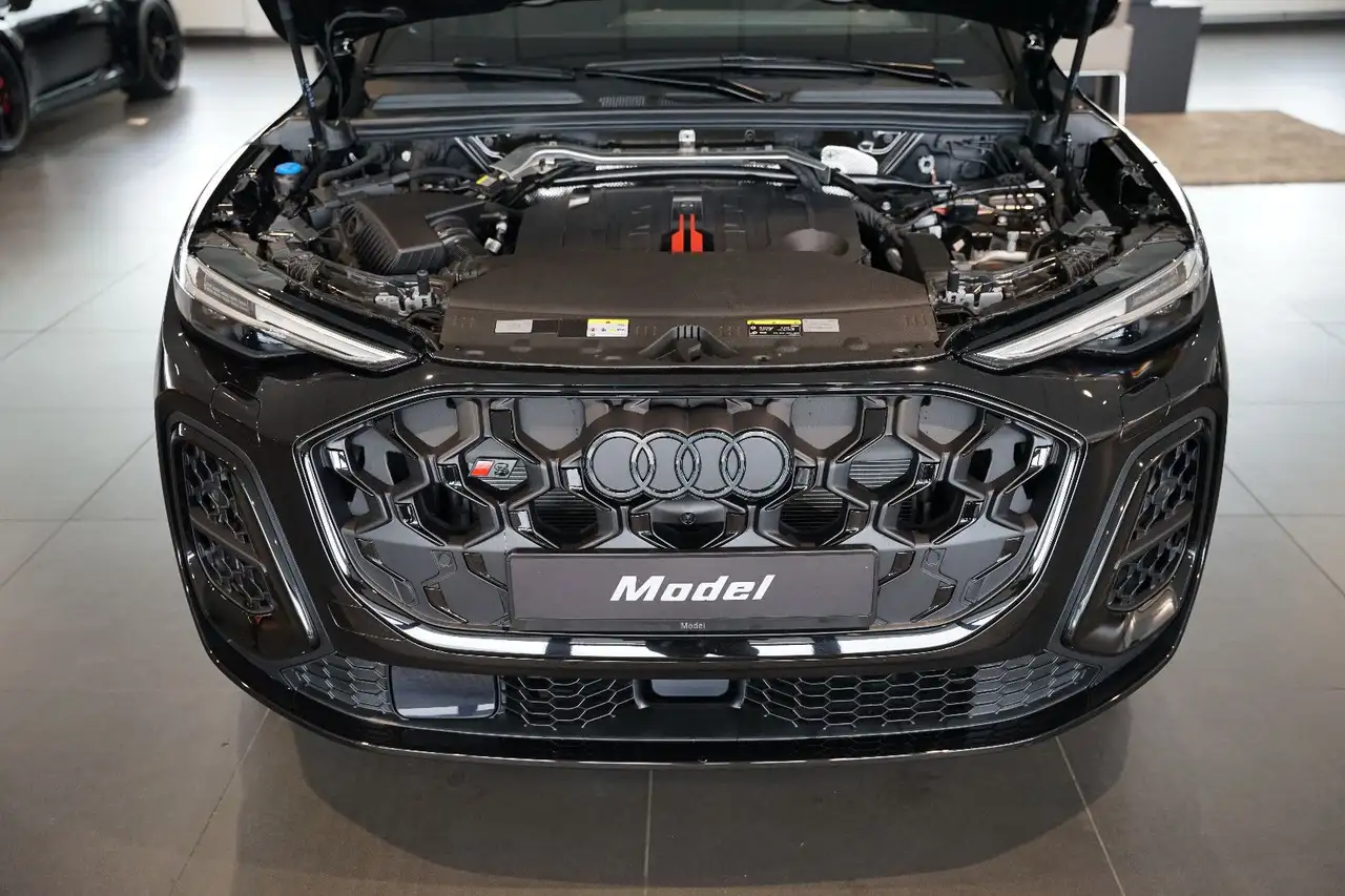 Audi SQ5 4