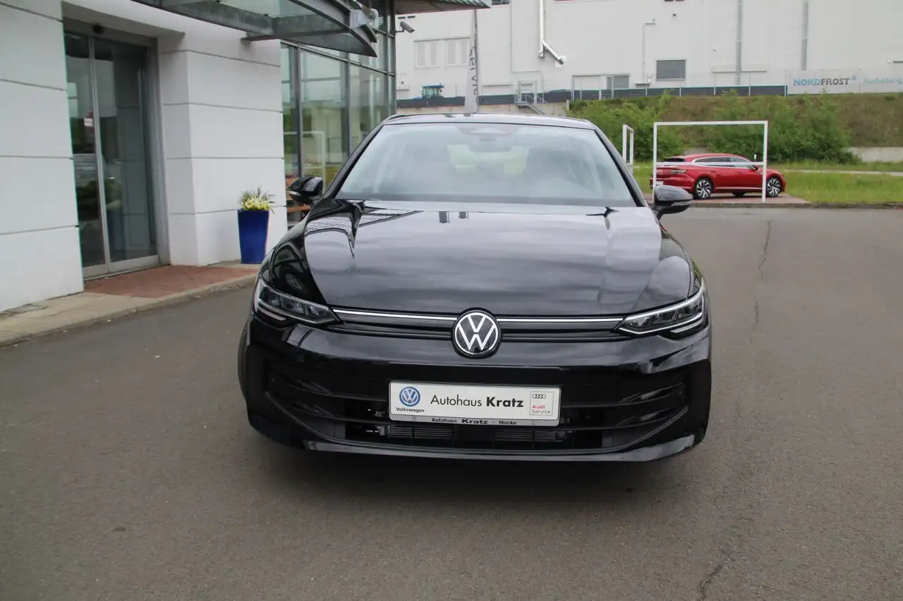 Volkswagen Golf VIII 2