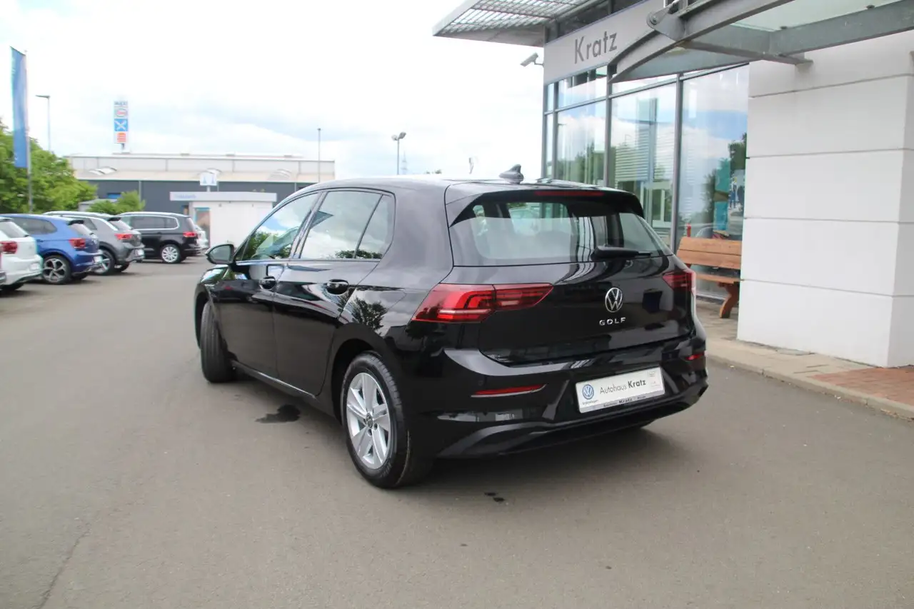 Volkswagen Golf VIII 6