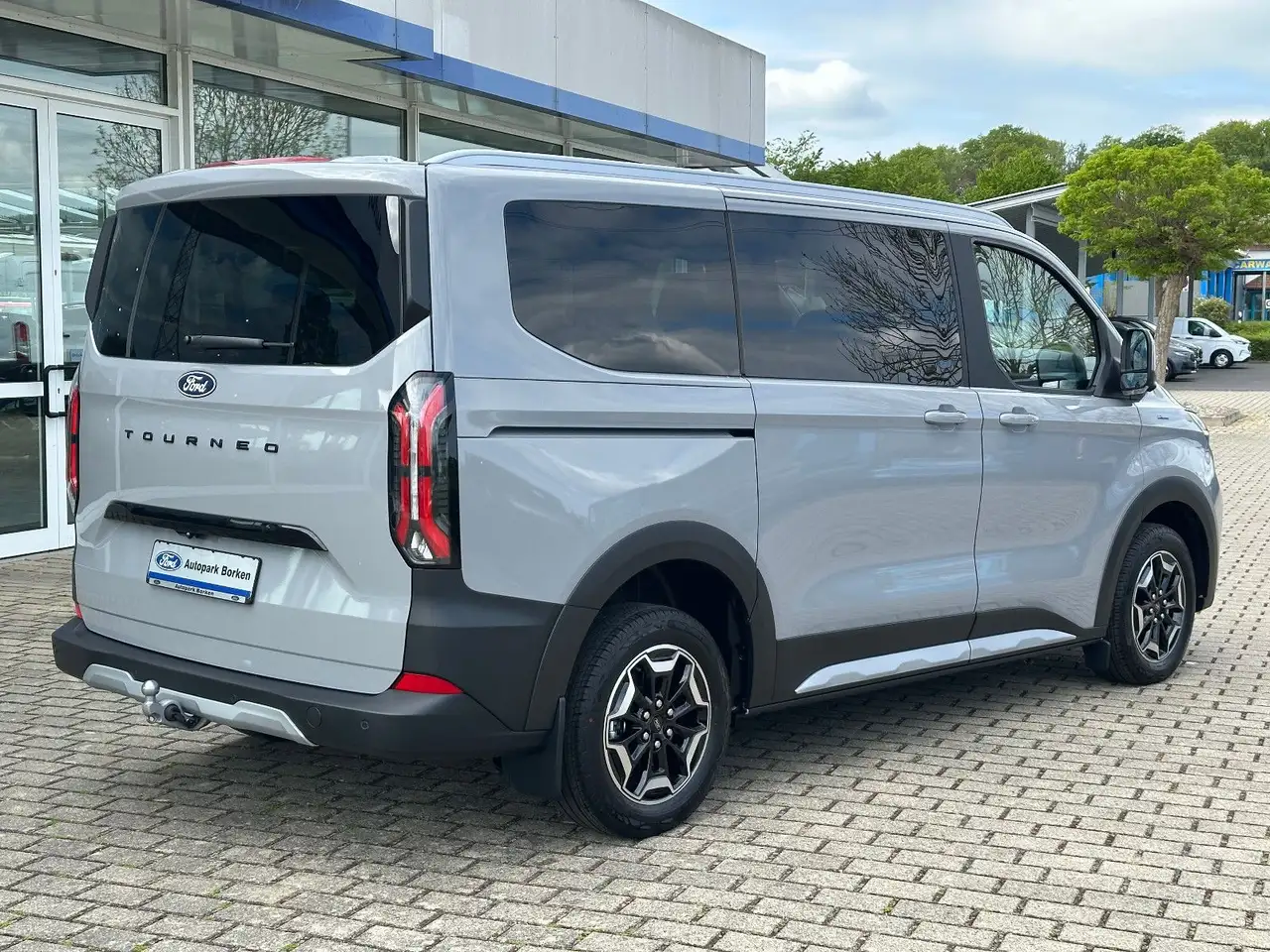 Ford Tourneo 4