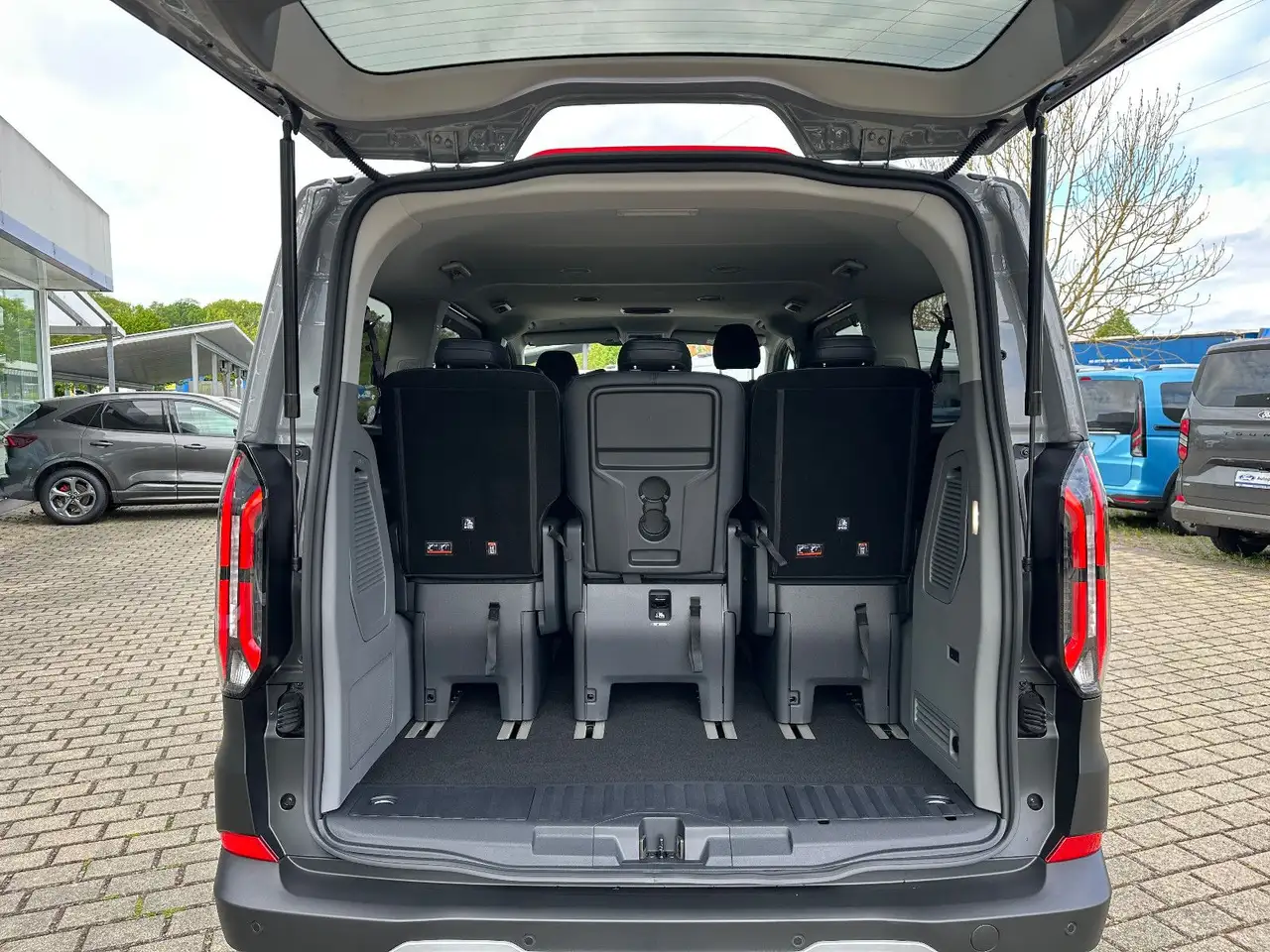 Ford Tourneo 6