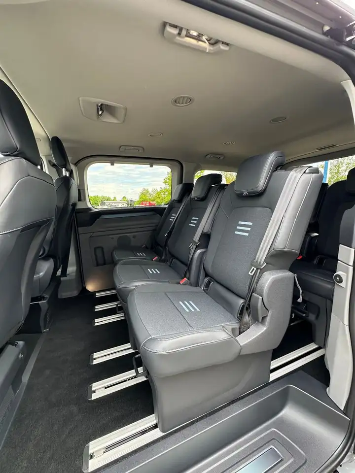 Ford Tourneo 11