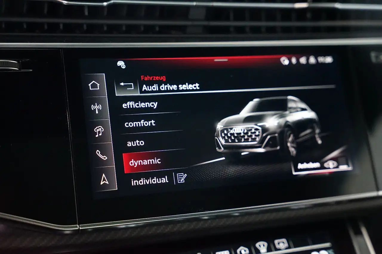 Audi Q8 50 16