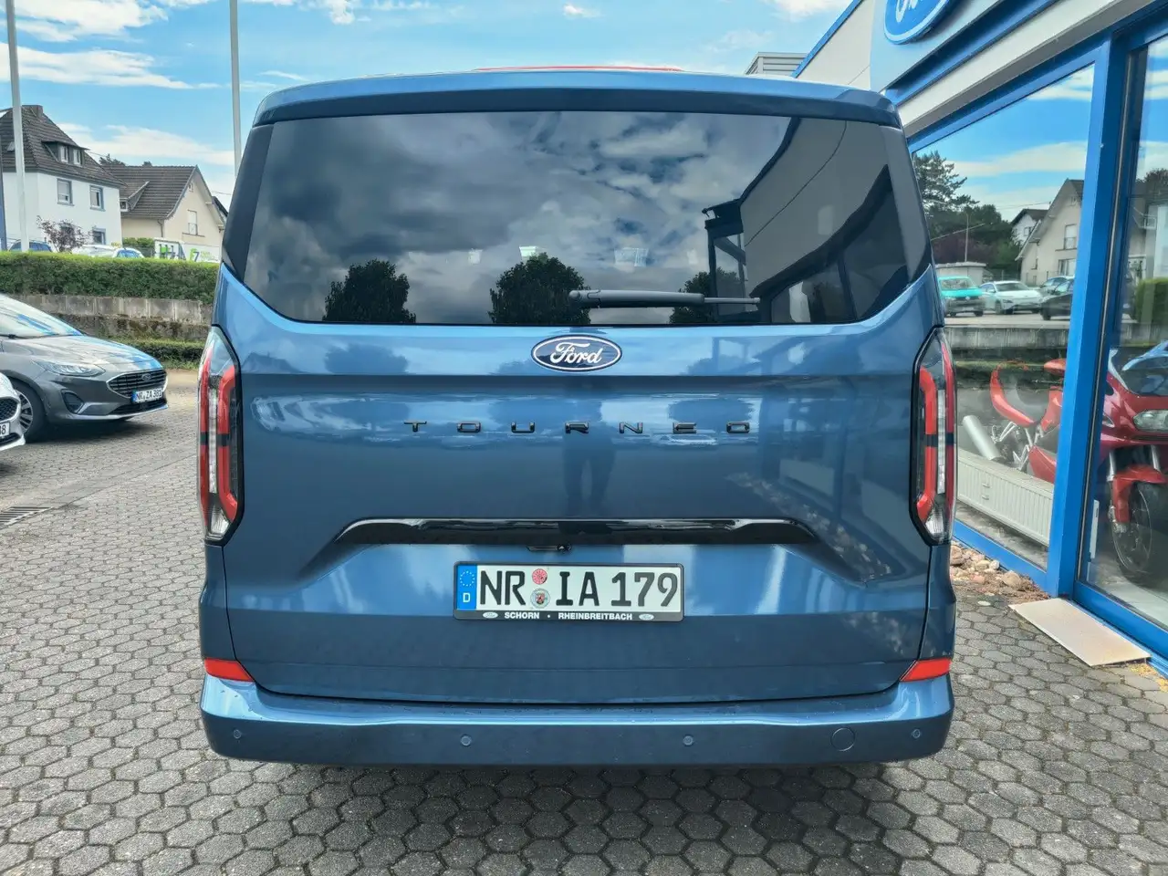 Ford Tourneo 6