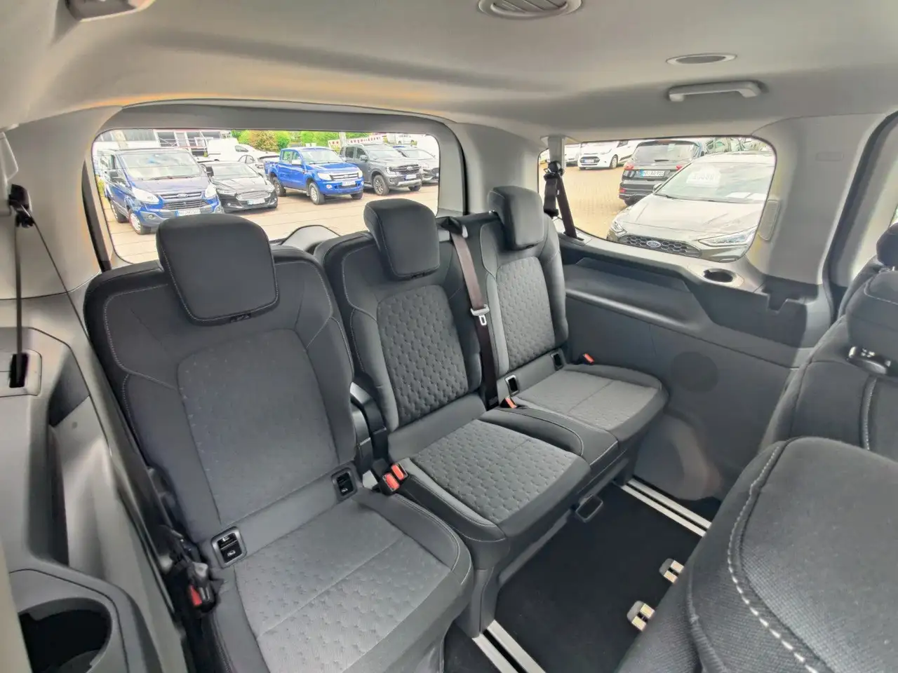 Ford Tourneo 9