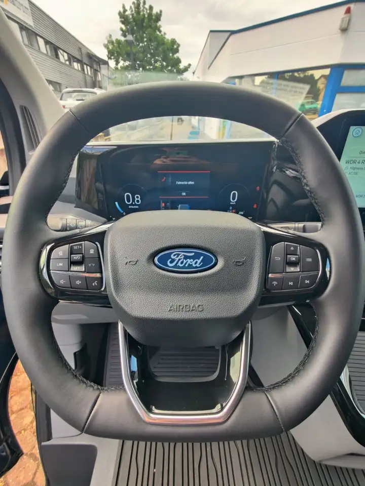 Ford Tourneo 13