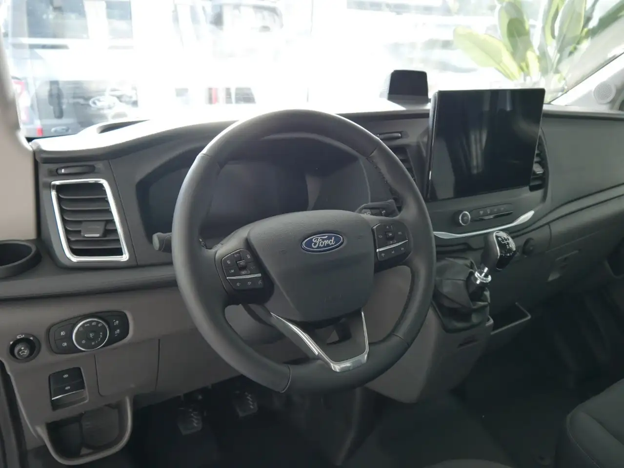 Ford Transit 8