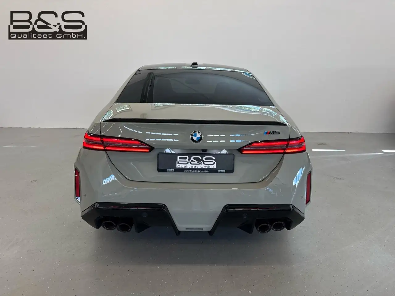 BMW M5 6