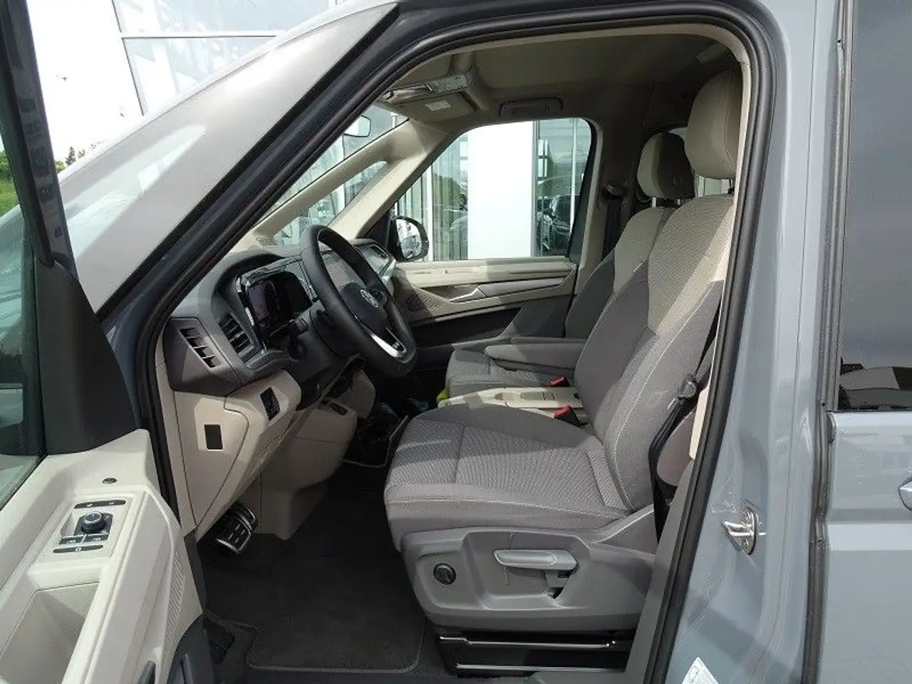 Volkswagen T7 Multivan 7