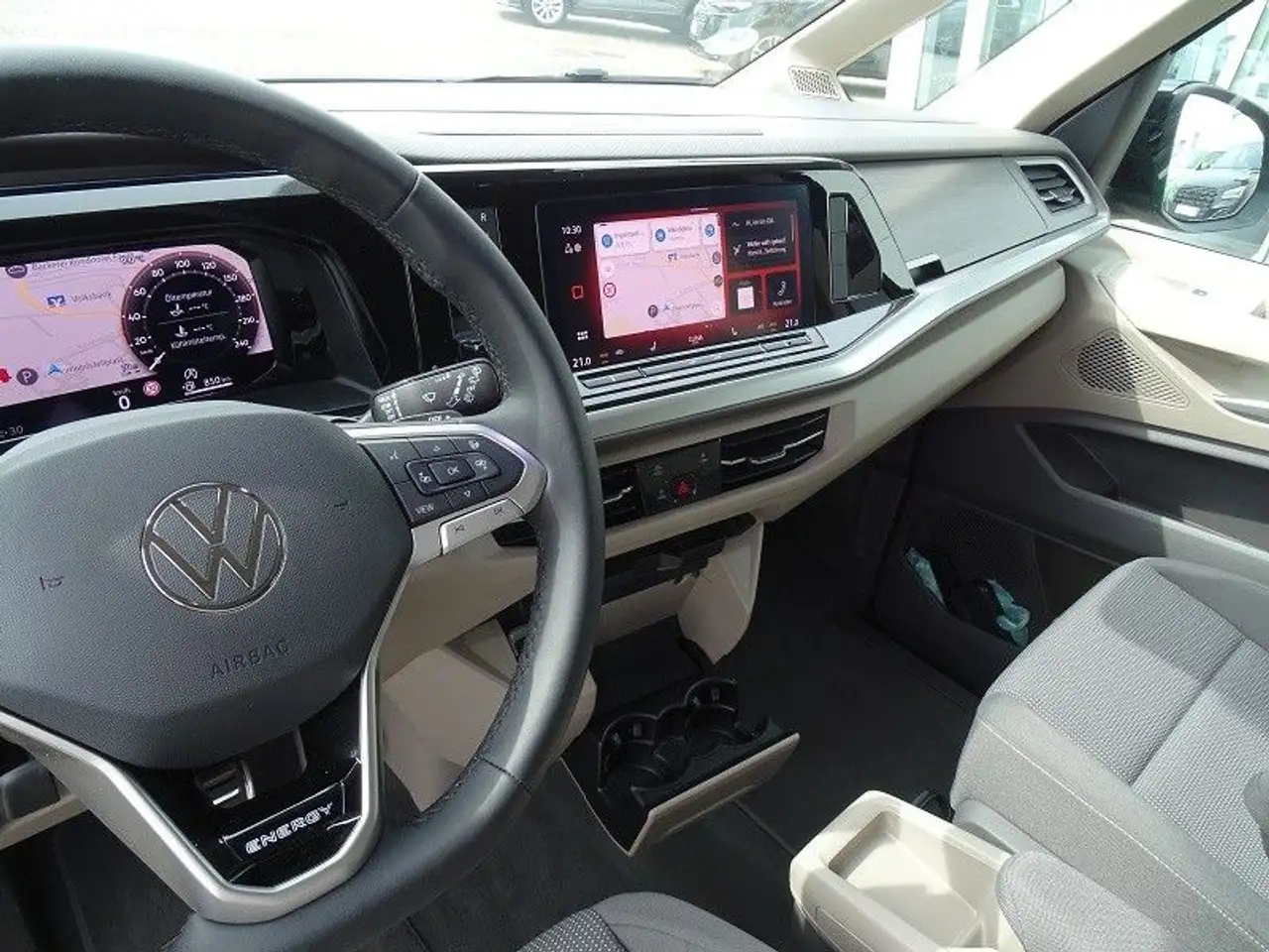 Volkswagen T7 Multivan 10