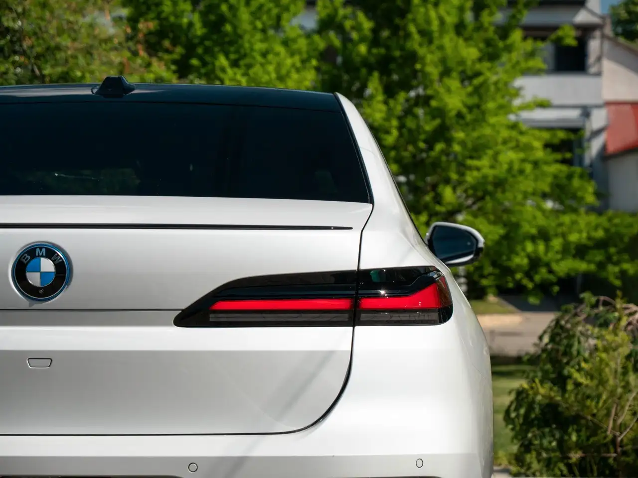 BMW i7 60 8