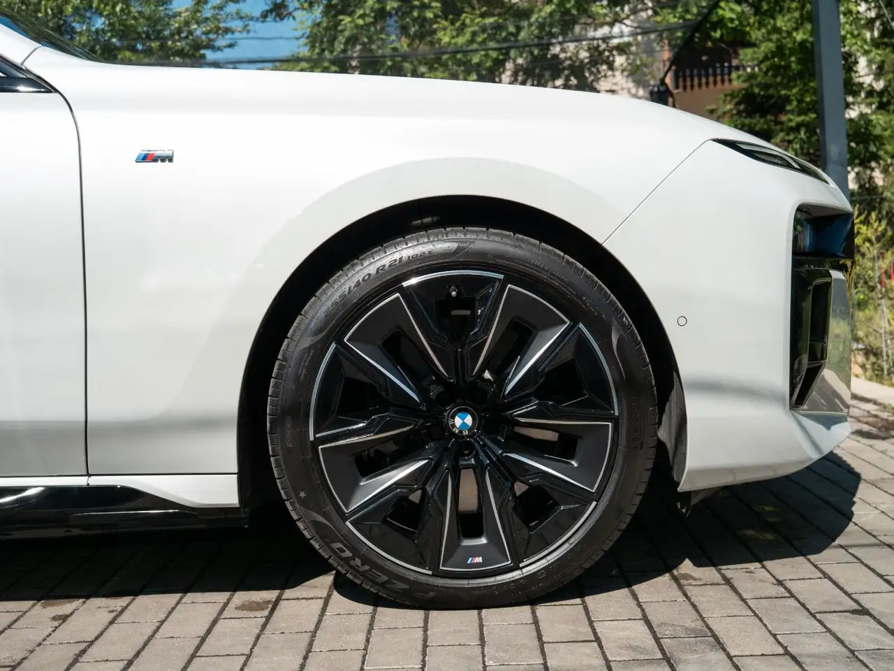 BMW i7 60 10