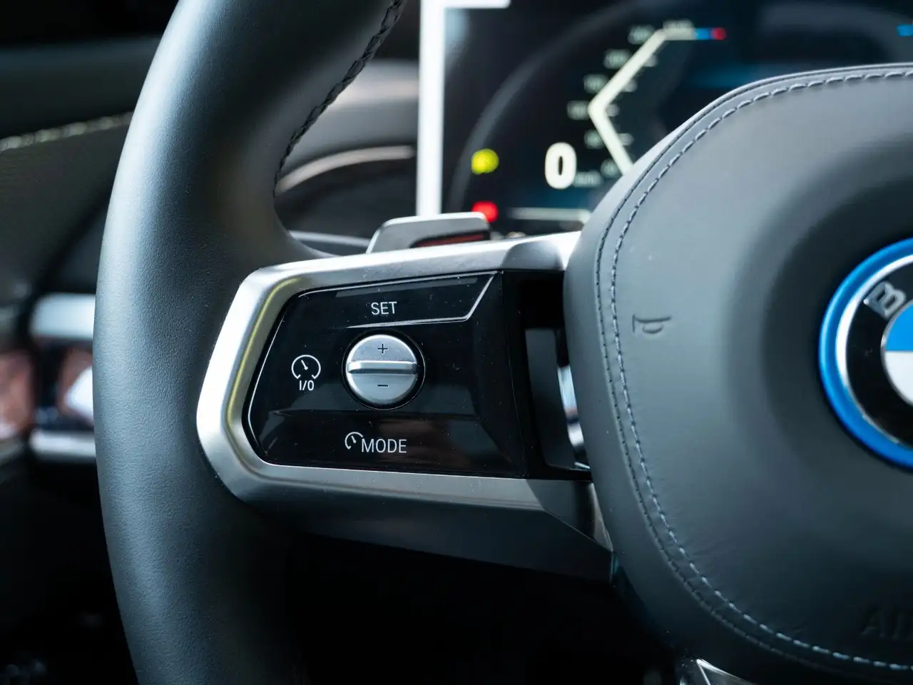 BMW i7 60 16