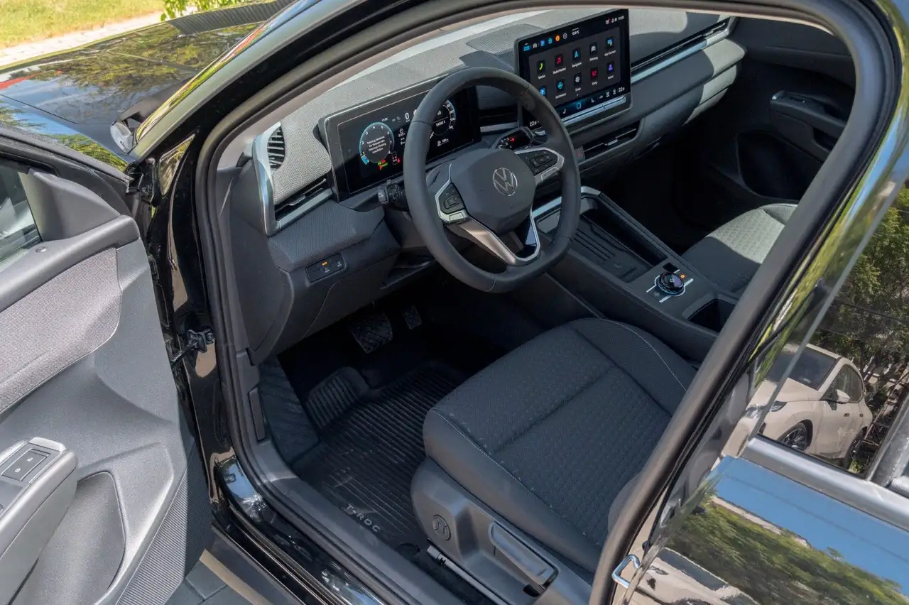 Volkswagen T-Roc 11