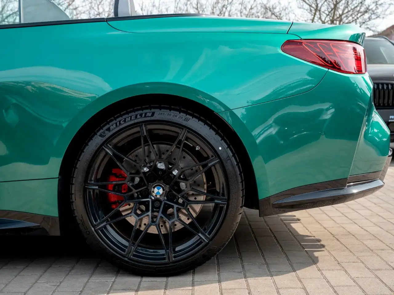 BMW M4 13