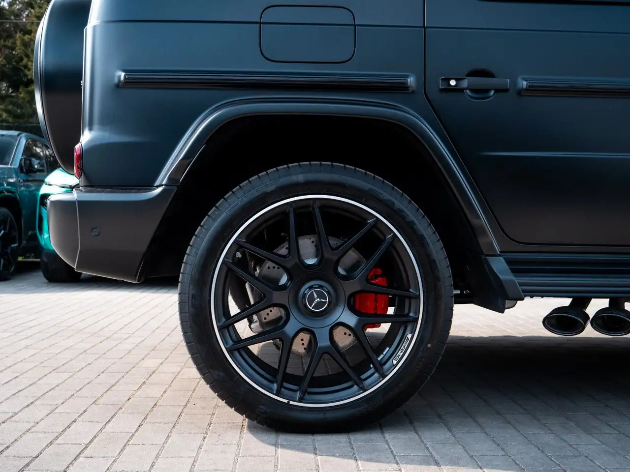 Mercedes-Benz G 63 12