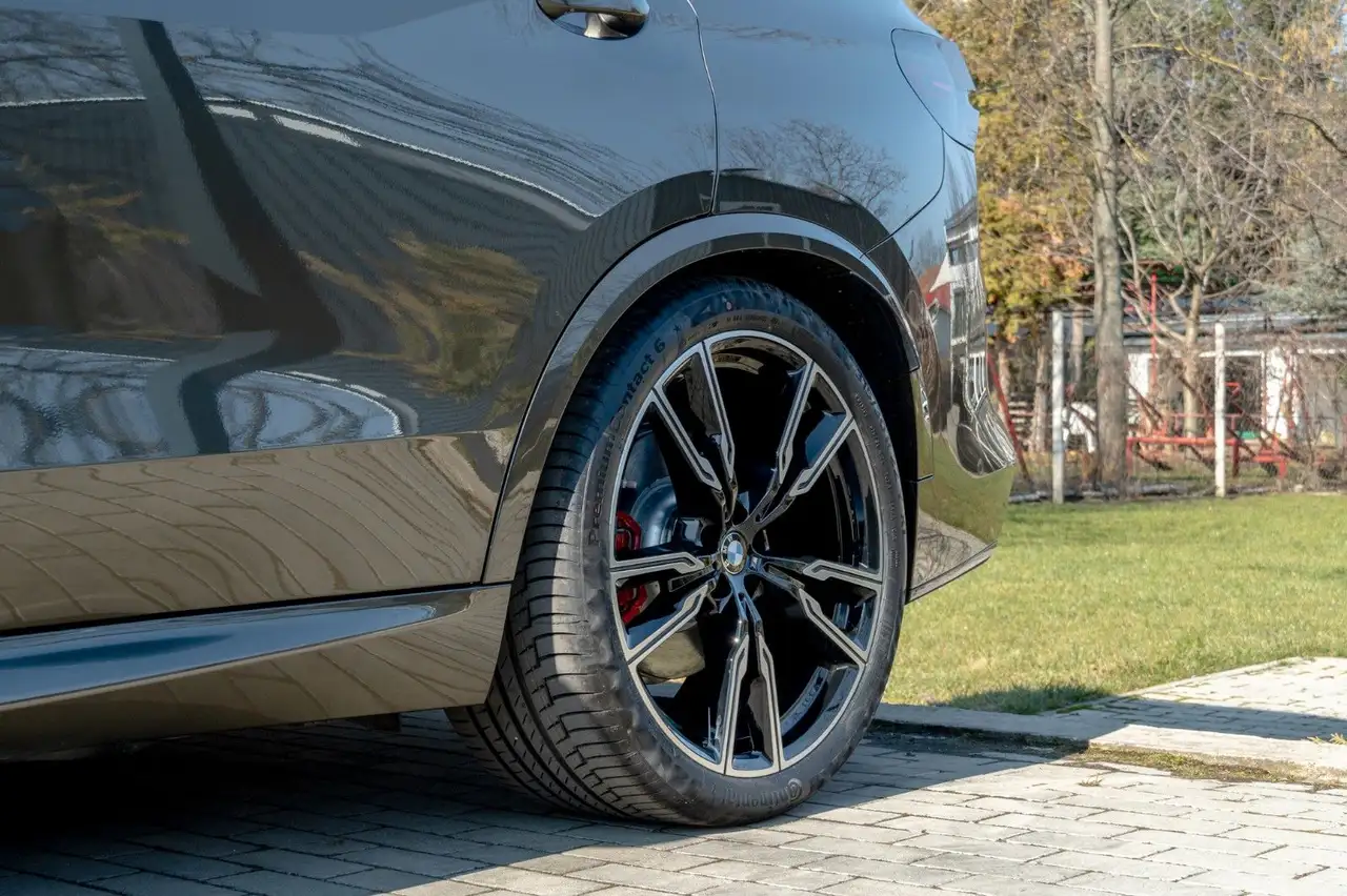 BMW X5 8