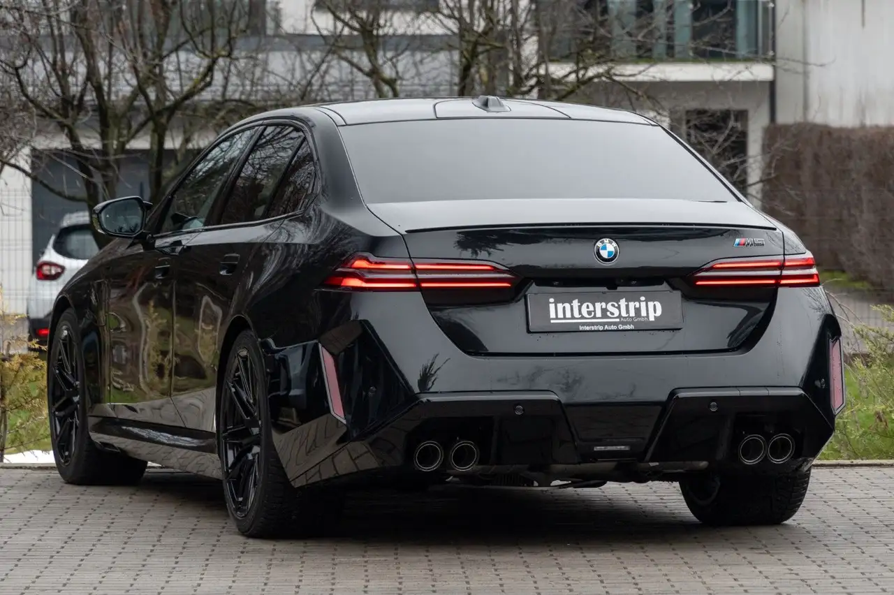 BMW M5 4
