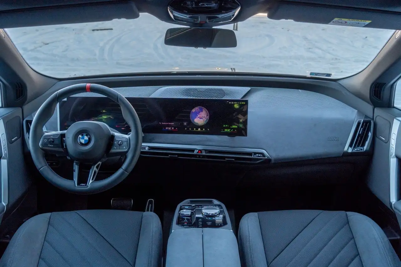 BMW iX 12