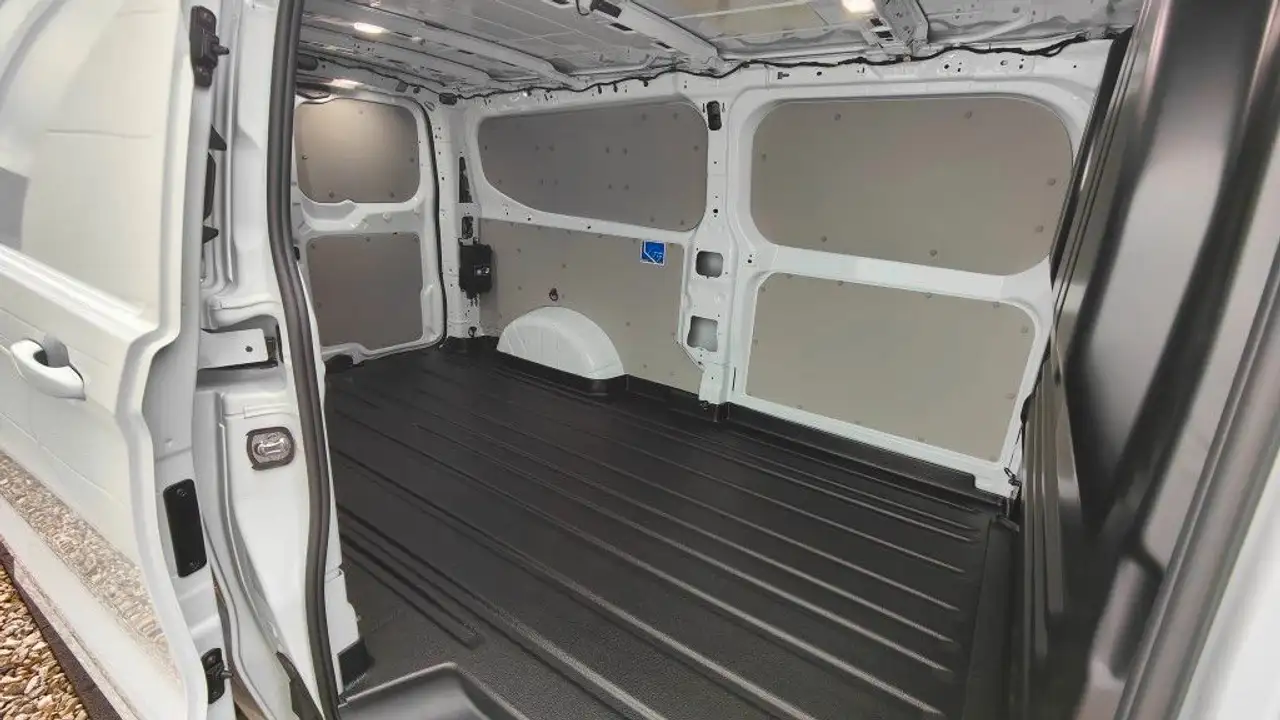 Ford Transit 8
