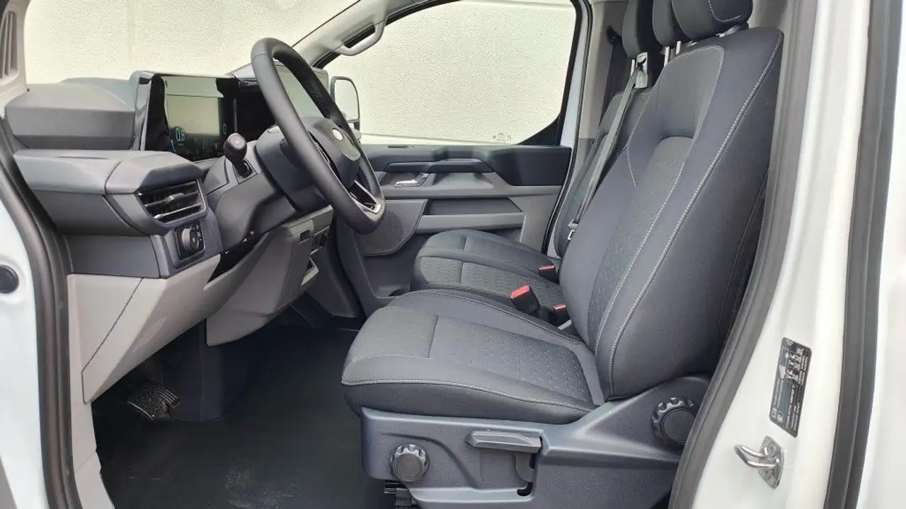 Ford Transit 9