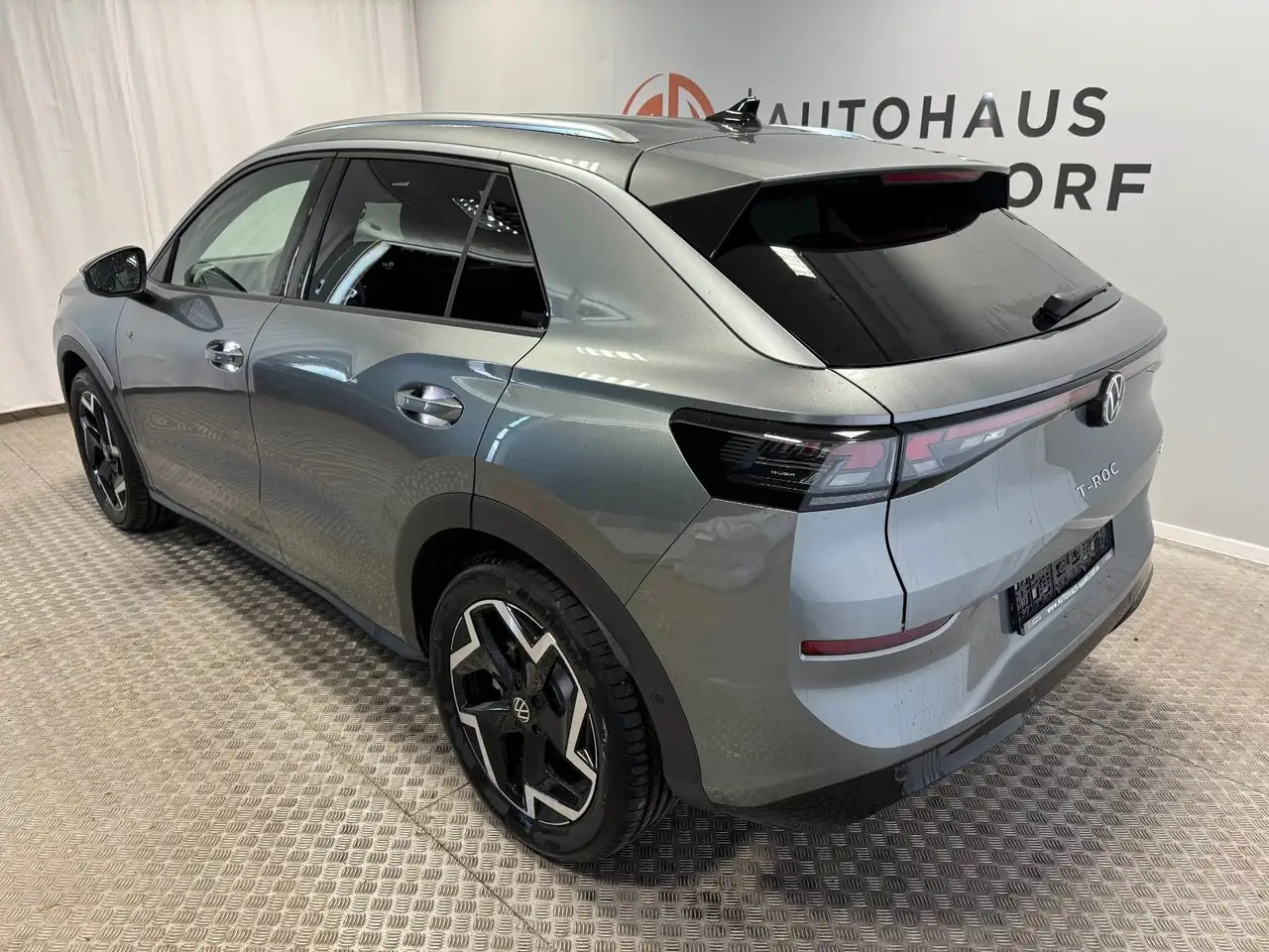 Volkswagen T-Roc 4