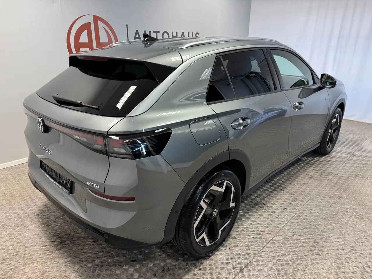 Volkswagen T-Roc 6