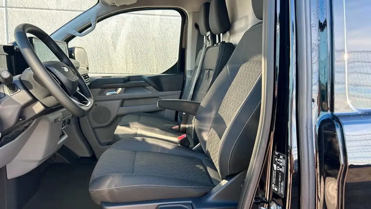 Ford Transit 8