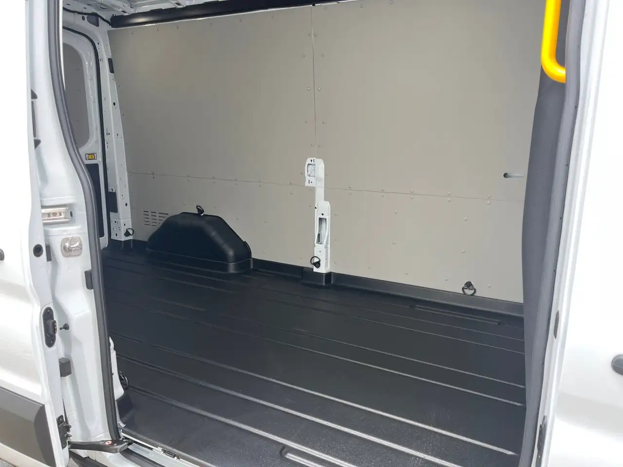 Ford Transit 350 8