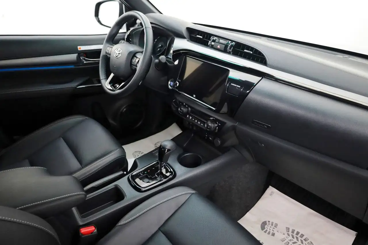 Toyota Hilux 3