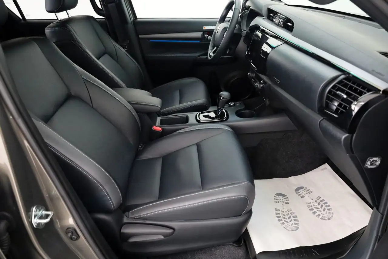 Toyota Hilux 5