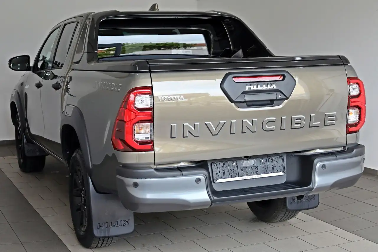 Toyota Hilux 8