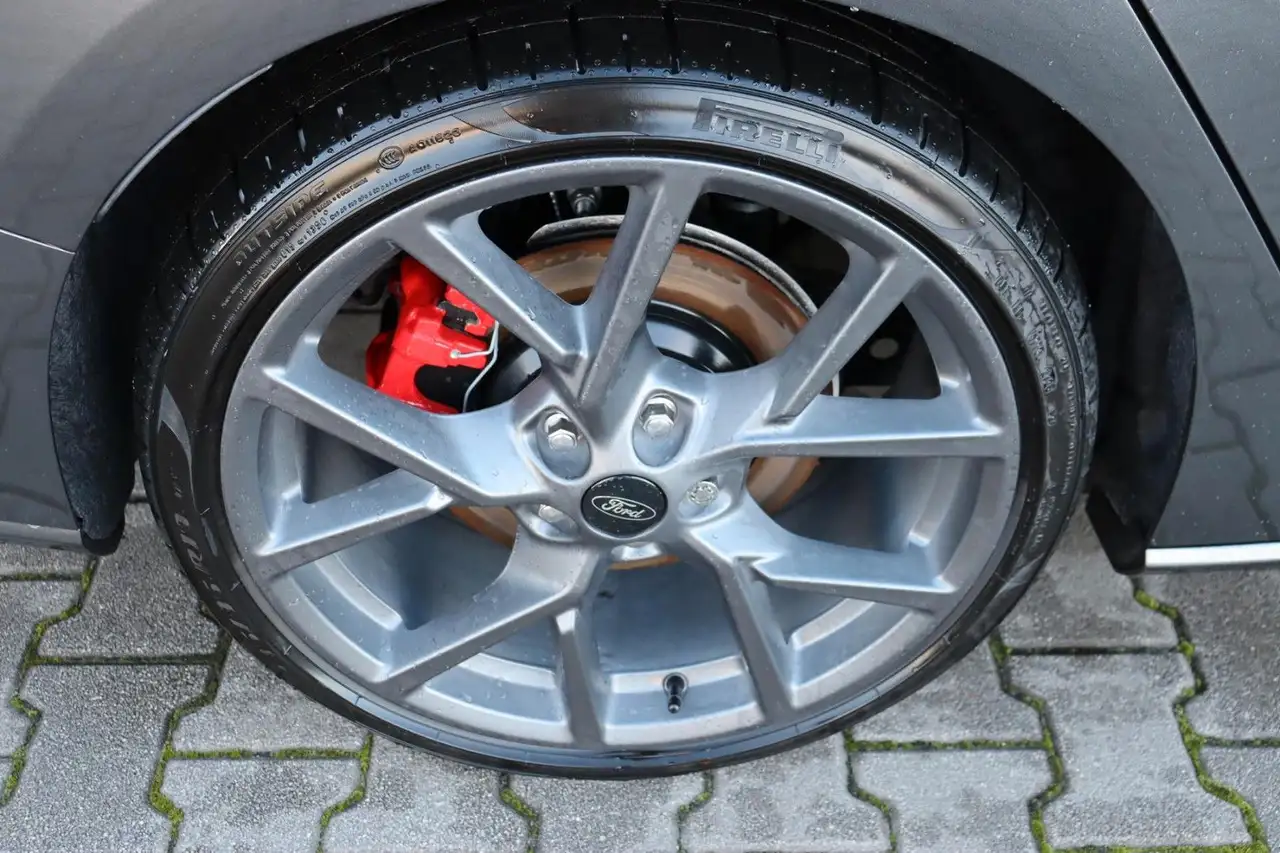 Ford Focus 14