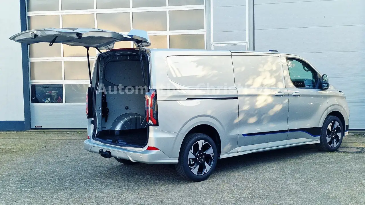 Ford Transit 9