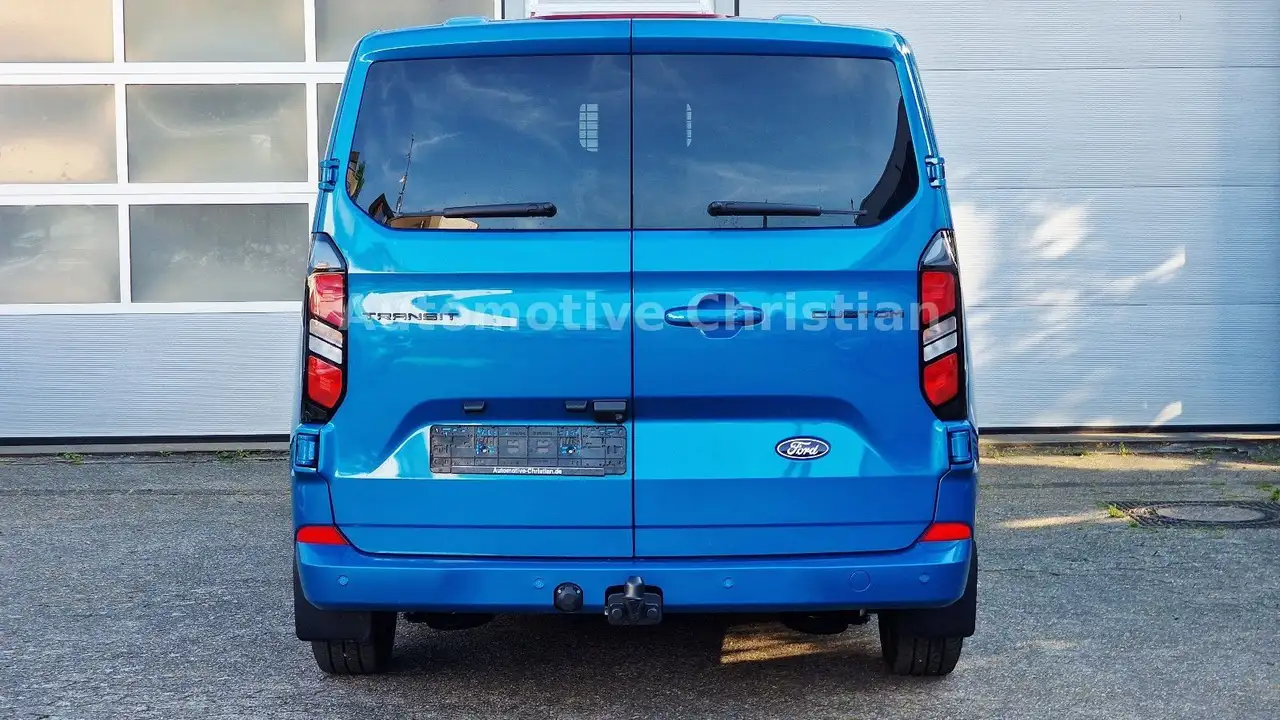 Ford Transit 9