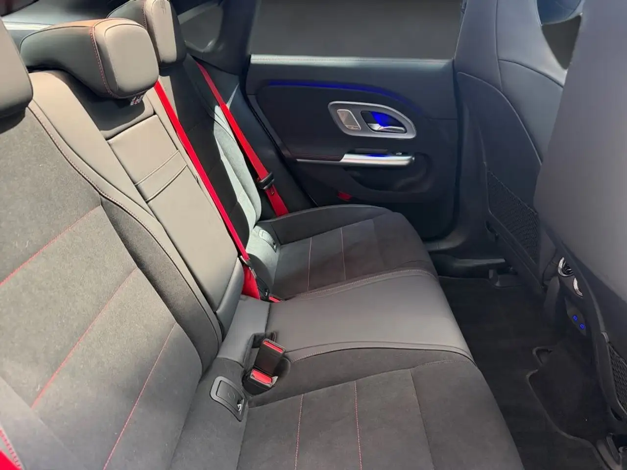 Mercedes-Benz CLA 350 12