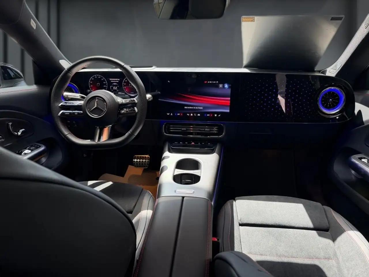 Mercedes-Benz CLA 350 13