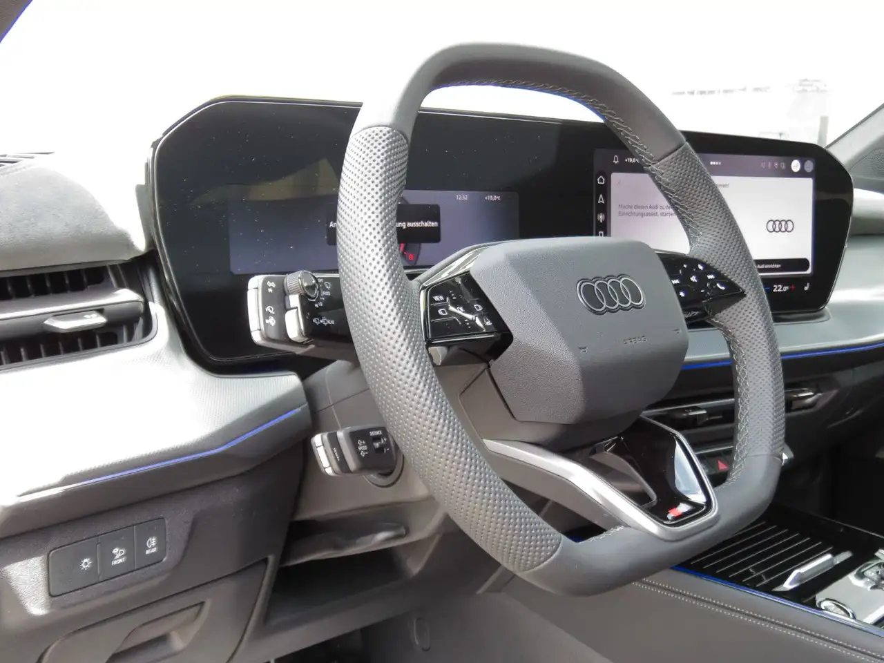 Audi Q3 8
