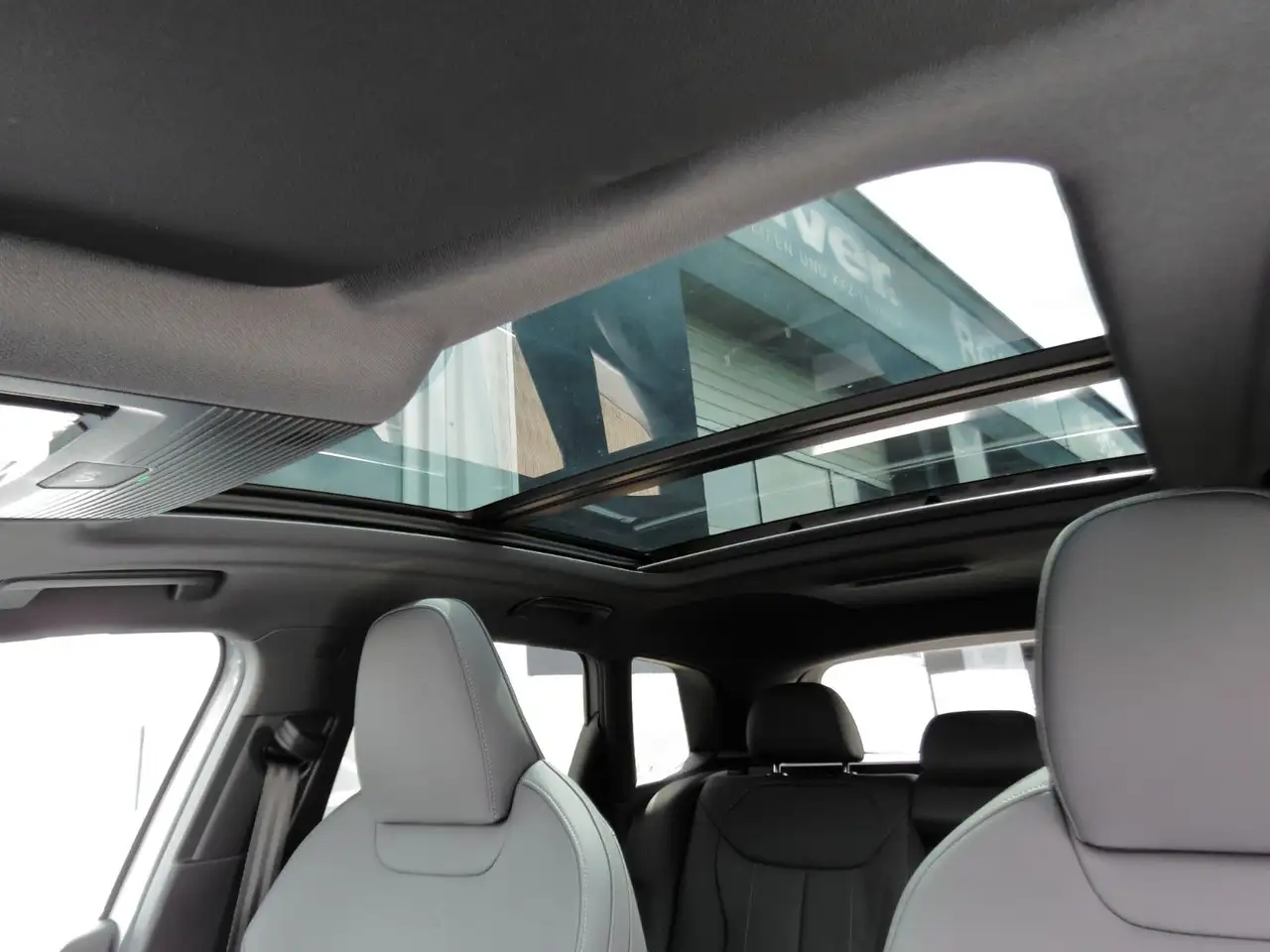 Audi Q3 10