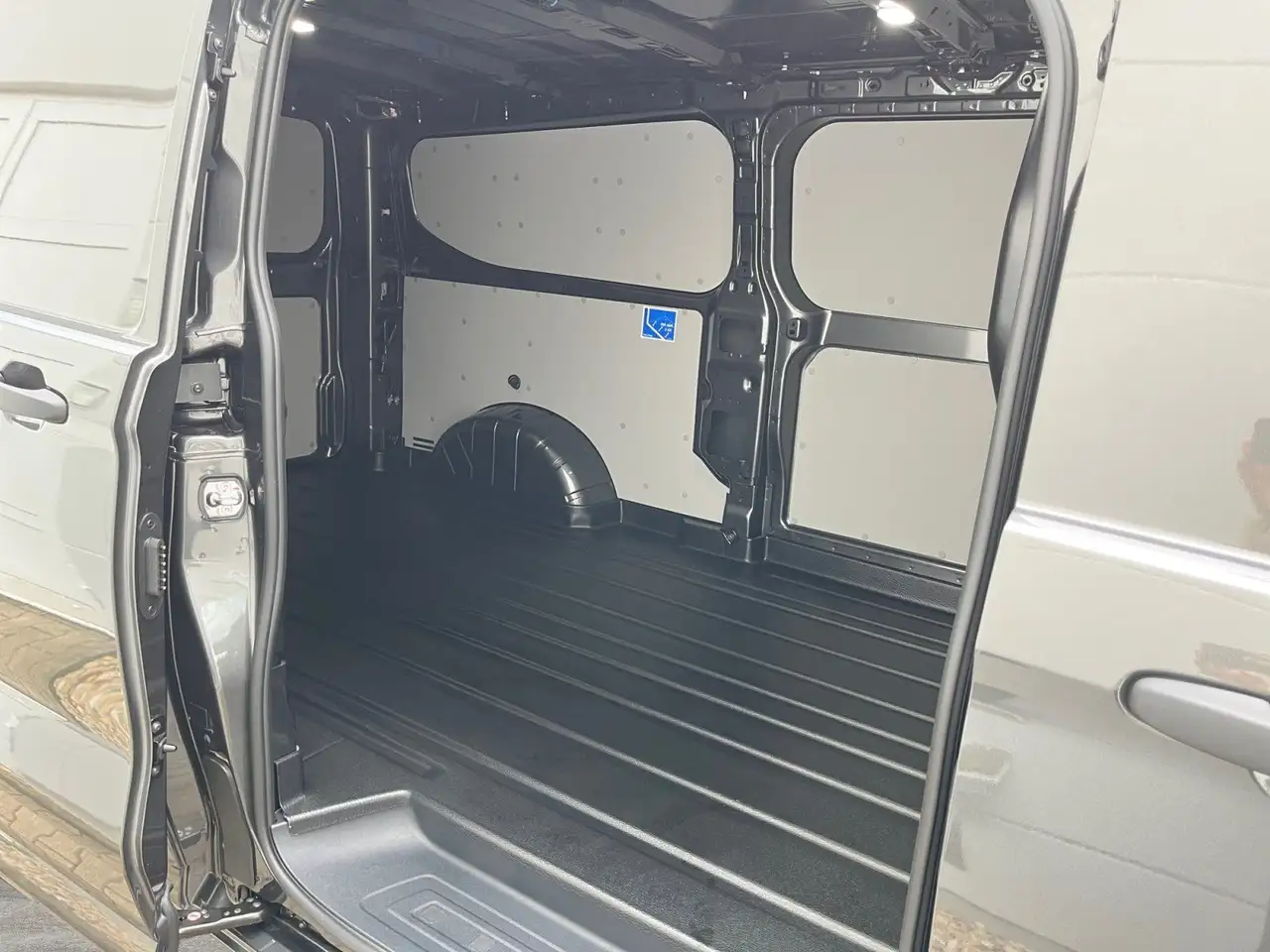 Ford Transit 8