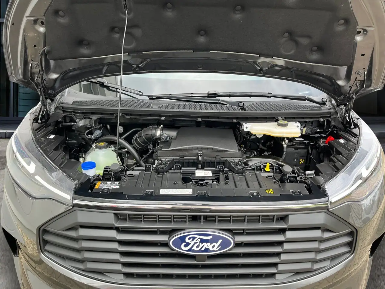 Ford Transit 9