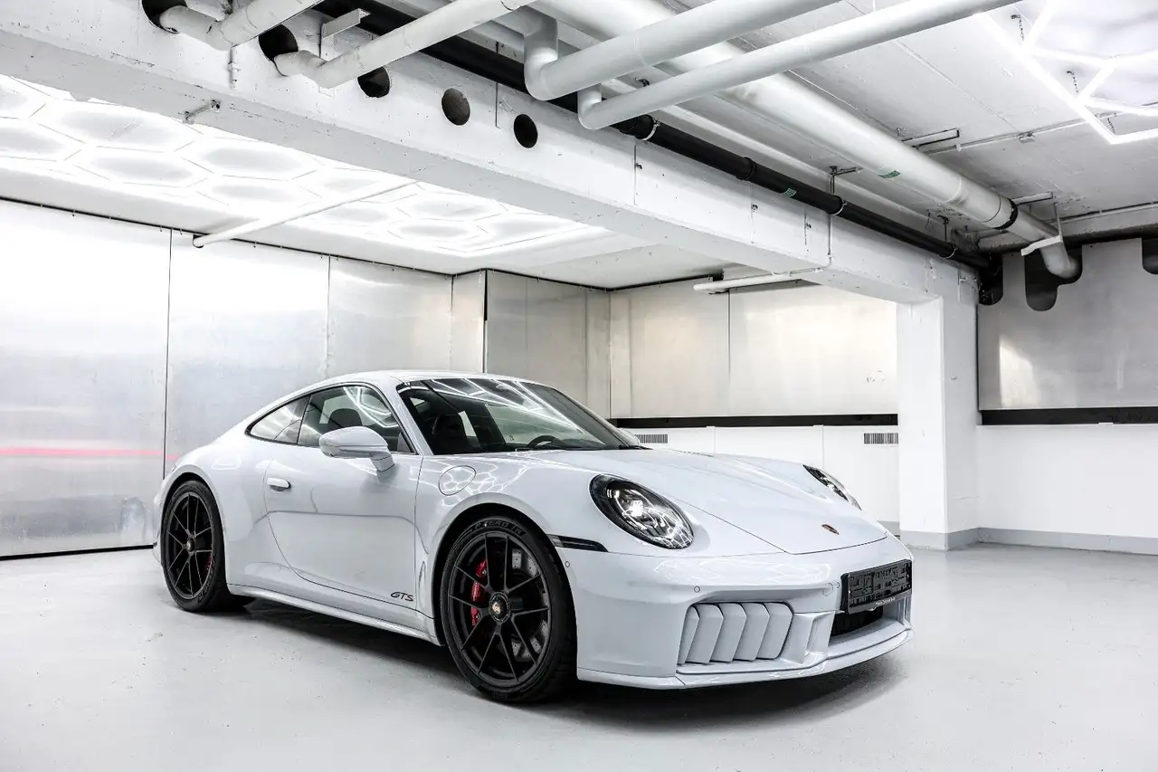 Porsche 992 2
