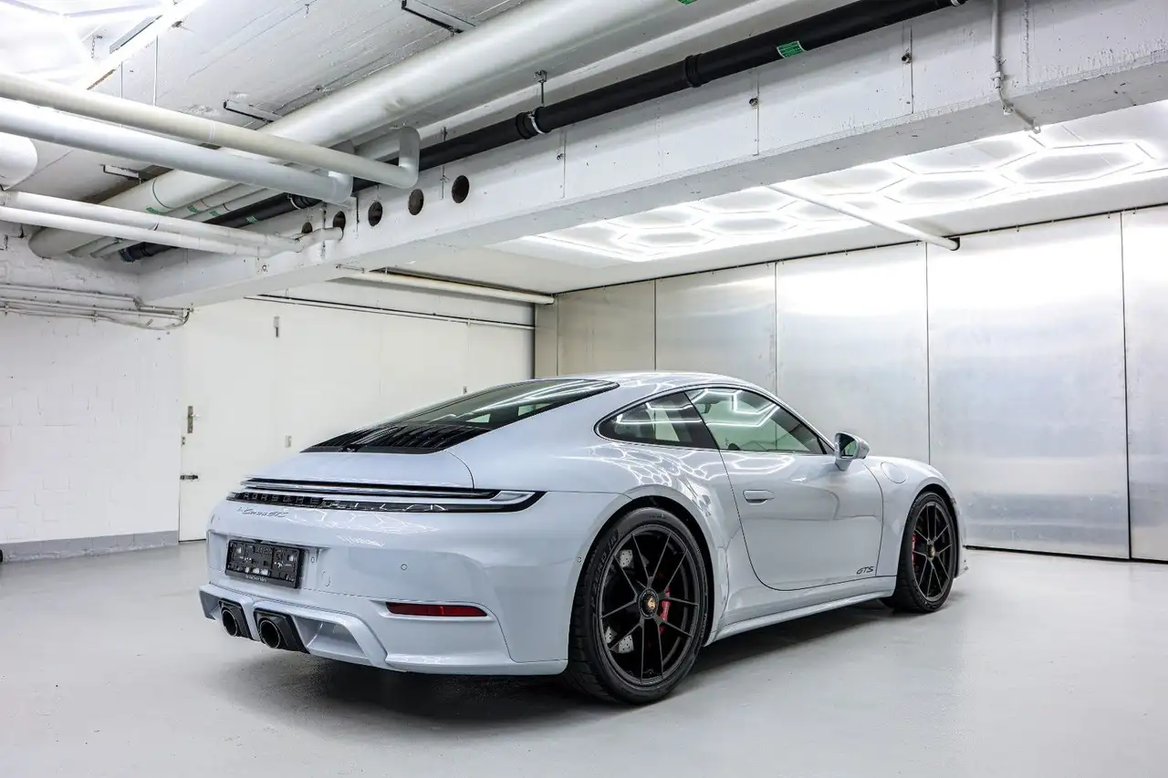 Porsche 992 10