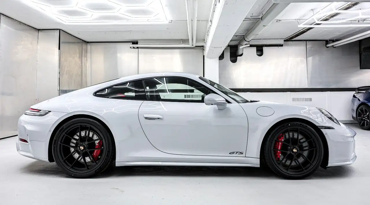 Porsche 992 15