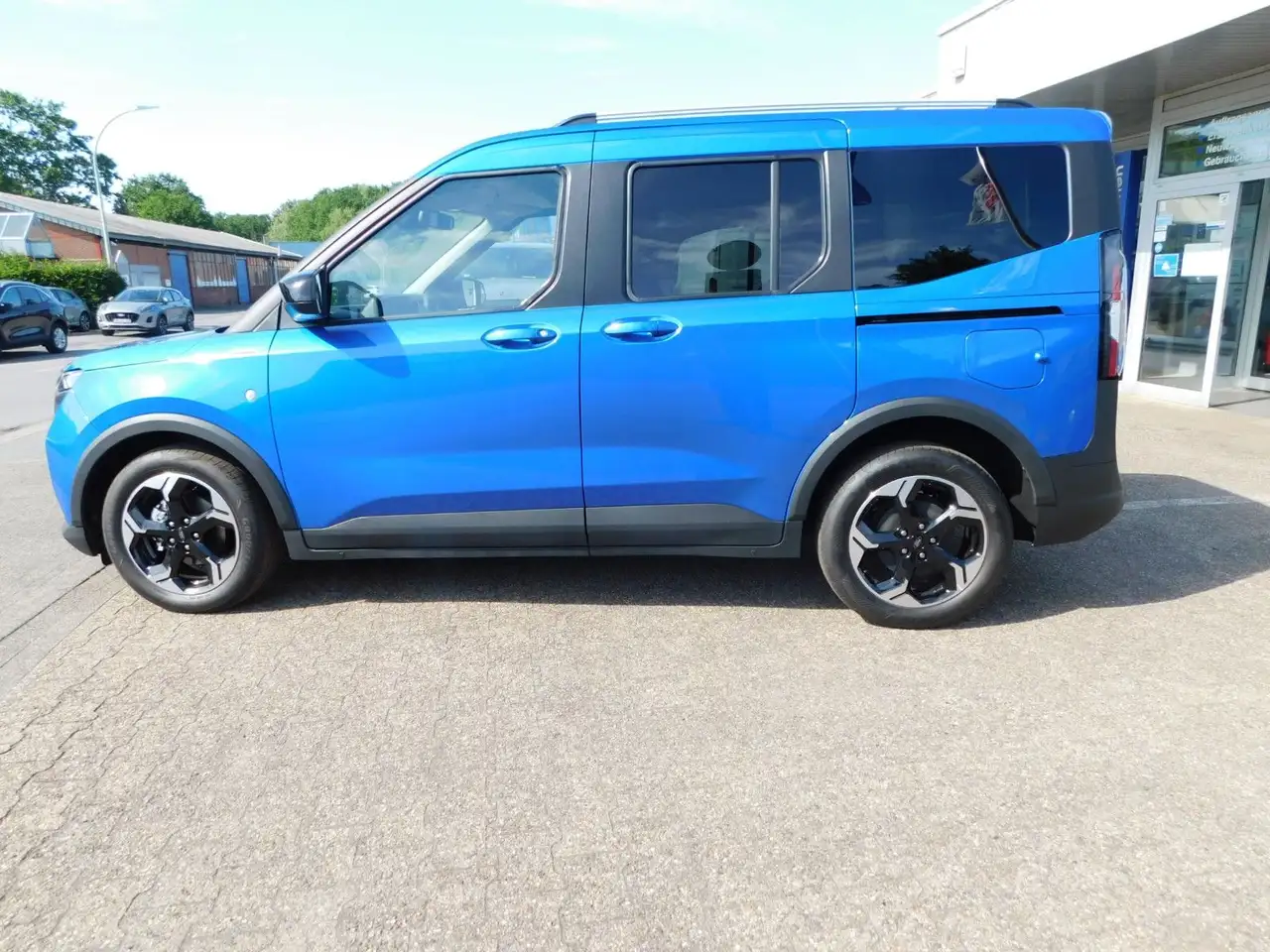 Ford Tourneo 8